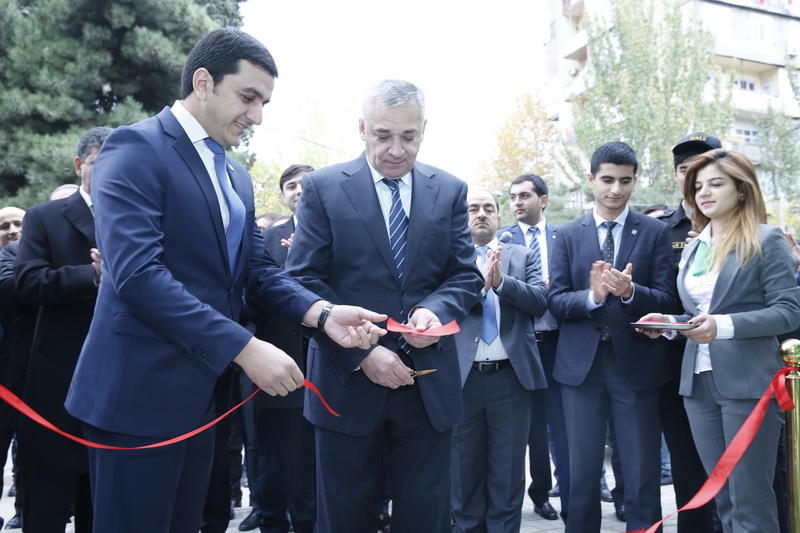 “DəmirBank” daha bir filialının yeni təmir olunmuş ofisinin açılış mərasimini keçirib