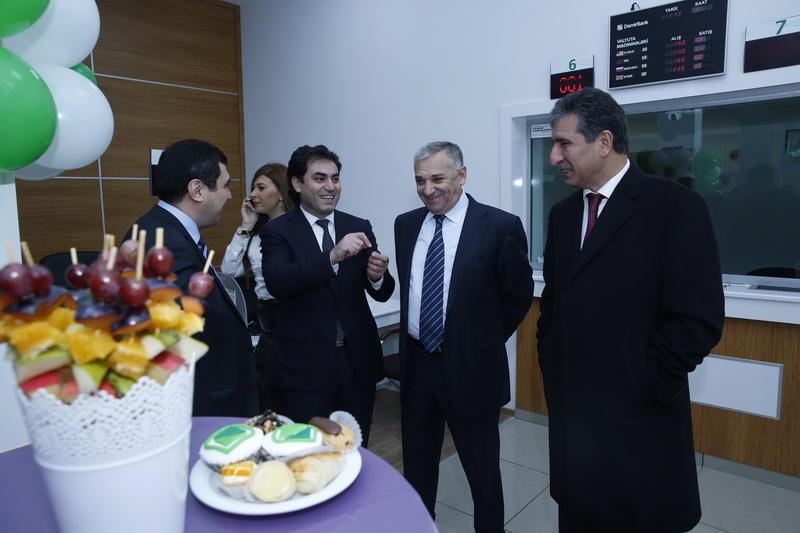 “DəmirBank” daha bir filialının yeni təmir olunmuş ofisinin açılış mərasimini keçirib
