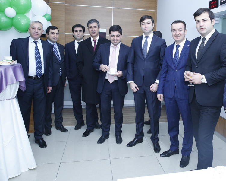 “DəmirBank” daha bir filialının yeni təmir olunmuş ofisinin açılış mərasimini keçirib