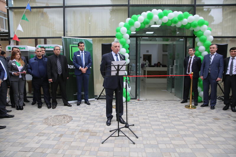 “DəmirBank” daha bir filialının yeni təmir olunmuş ofisinin açılış mərasimini keçirib