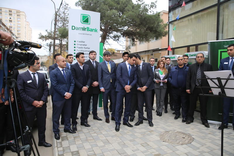 “DəmirBank” daha bir filialının yeni təmir olunmuş ofisinin açılış mərasimini keçirib