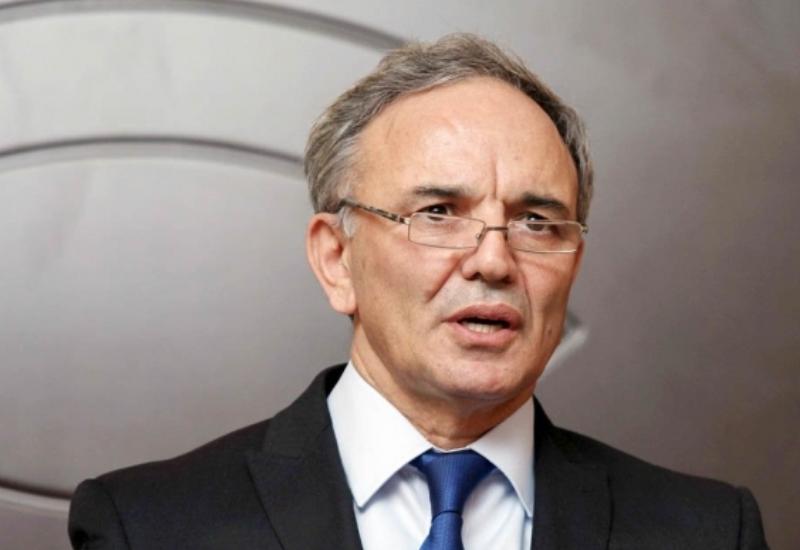 Mətbuat Şurasının sədri saytların daşıdığı məsuliyyətdən danışdı