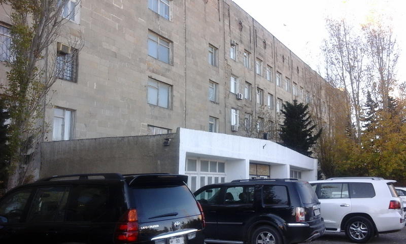 Пациентам этой больницы придется подождать