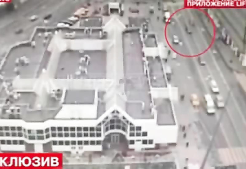 Вот зачем водитель протаранил торговый центр