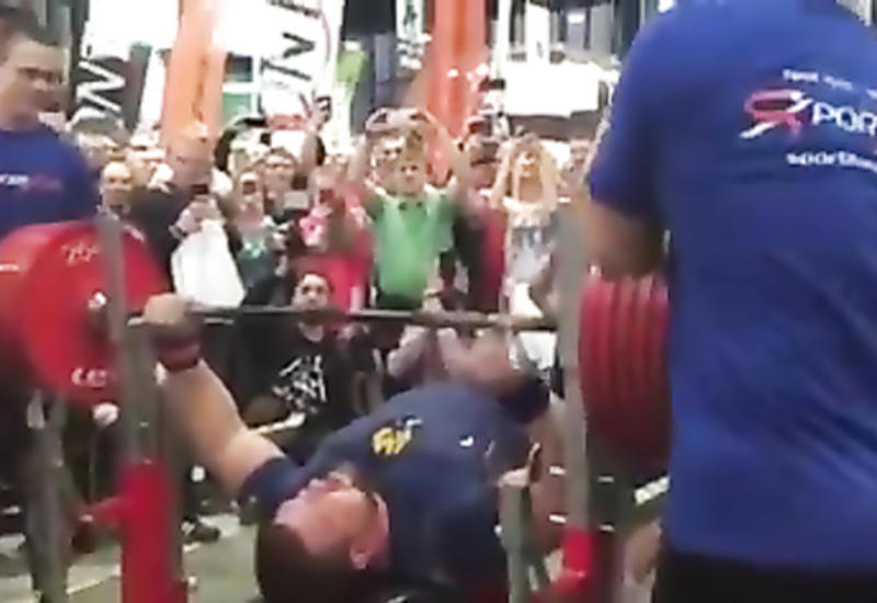 Новый мировой рекорд в жиме штанги от груди