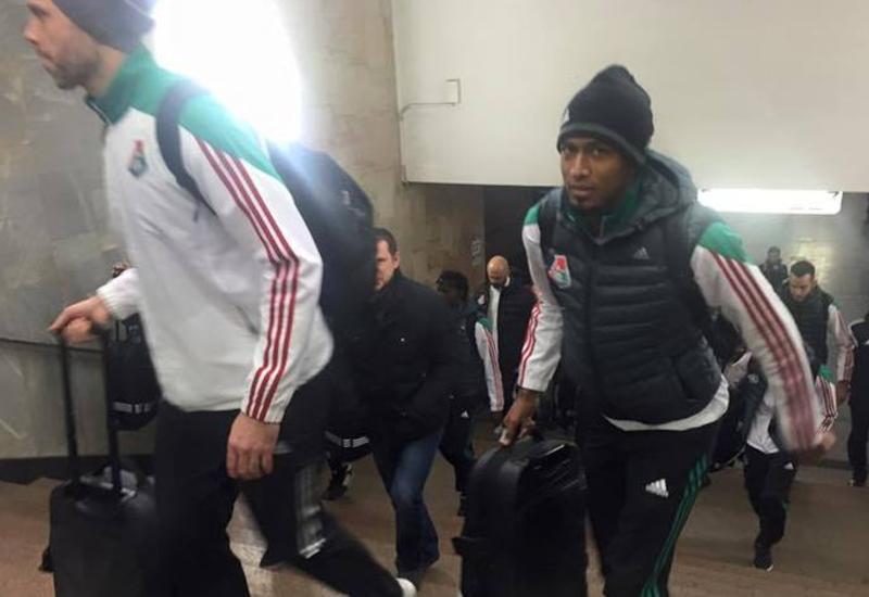 Футболисты приехали на свой матч на метро