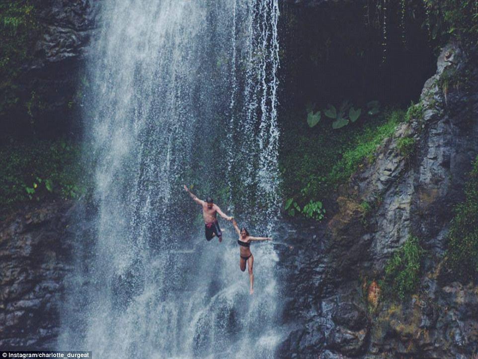 Пара стала знаменита и богата благодаря своим путешествиям