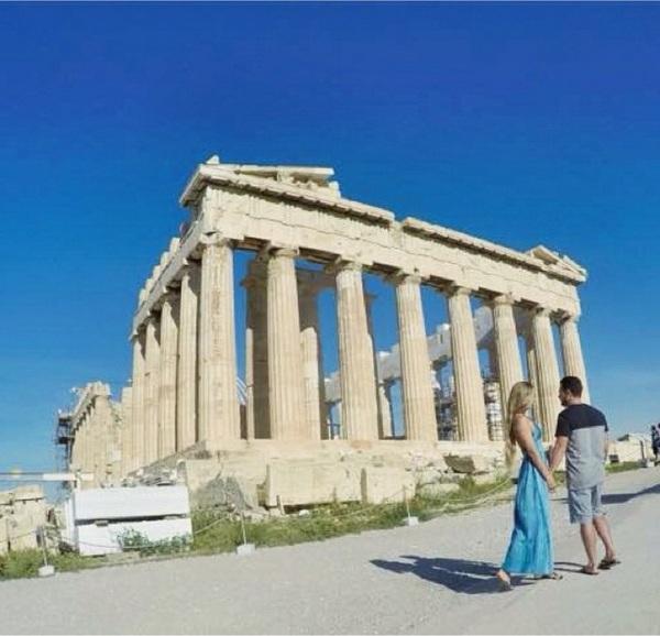 Пара стала знаменита и богата благодаря своим путешествиям