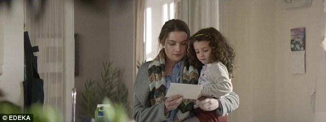 Эта трогательная реклама заставит вас поменять планы на Рождество