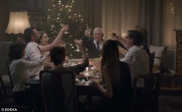 Эта трогательная реклама заставит вас поменять планы на Рождество