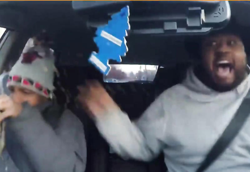 Мужчина озверел, услышав песню, и совершил это