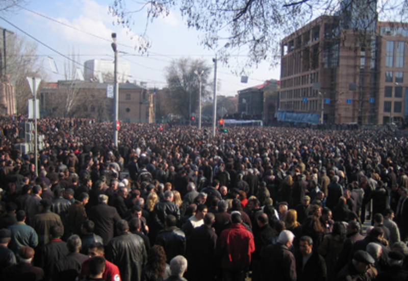 Ереванцы снова вышли на митинг