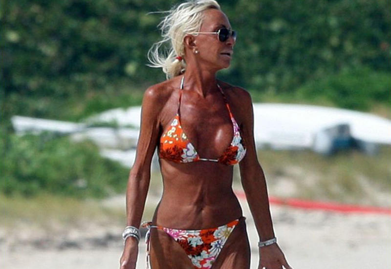 Самые позорные выходы звезд в купальниках