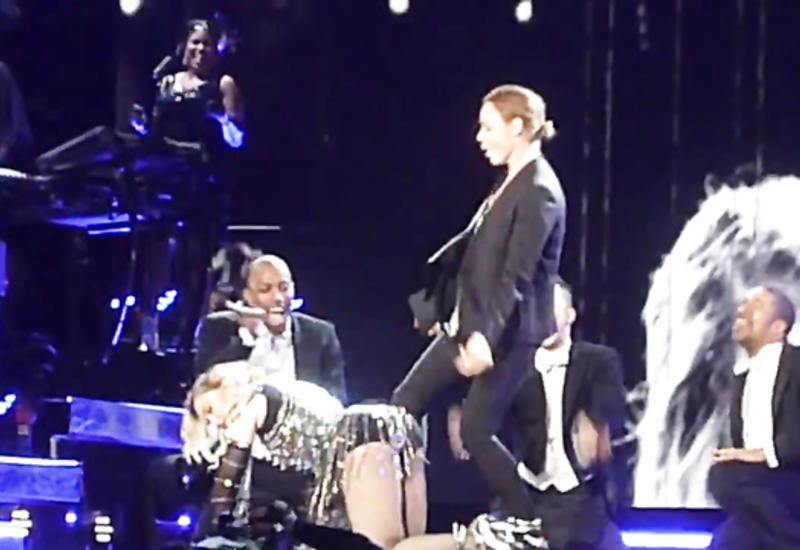 Очередная провокационная выходка Мадонны