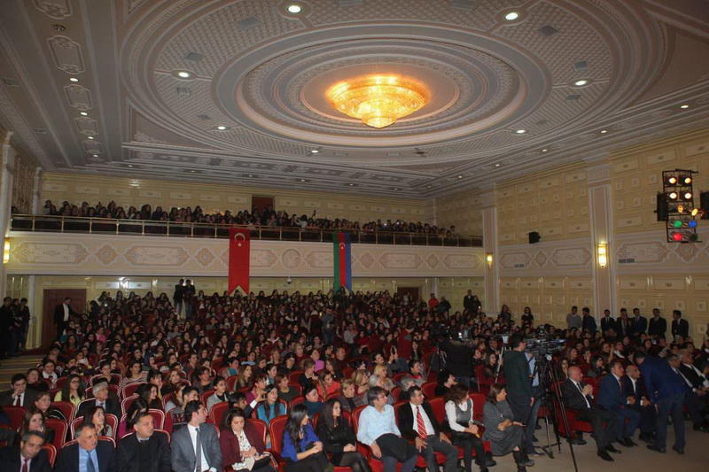Türkan Şoray Bakıda qızıl medal aldı