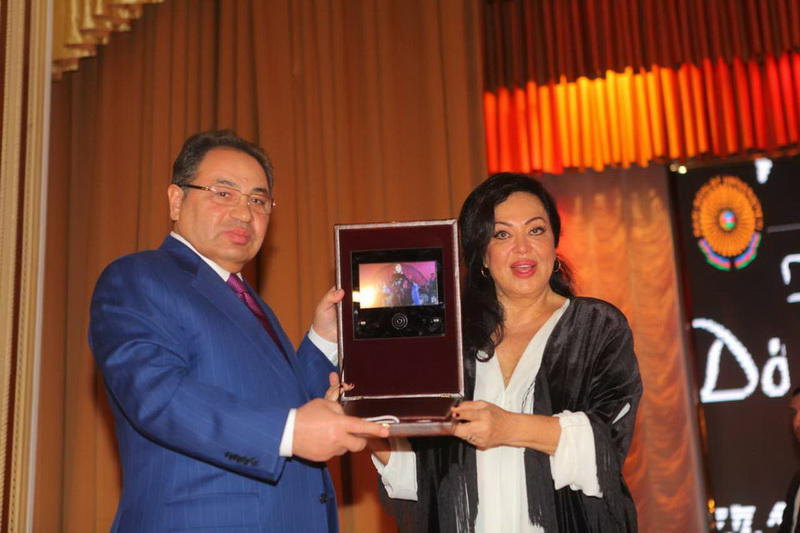 Türkan Şoray Bakıda qızıl medal aldı
