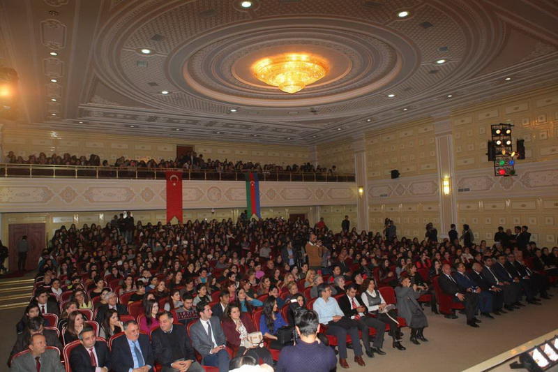 Türkan Şoray Bakıda qızıl medal aldı