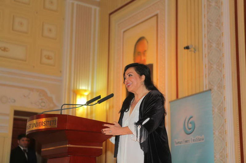 Türkan Şoray Bakıda qızıl medal aldı