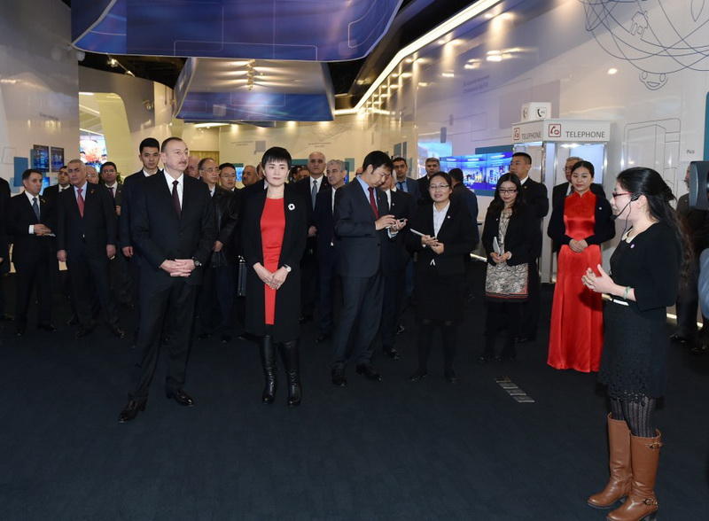 Президенту Ильхаму Алиеву вручен диплом Почетного профессора по истории Университета Ренмин в Китае