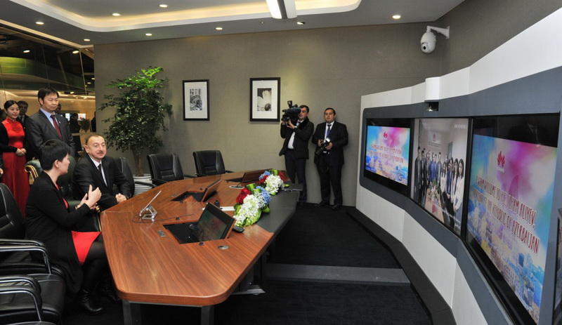 Президенту Ильхаму Алиеву вручен диплом Почетного профессора по истории Университета Ренмин в Китае