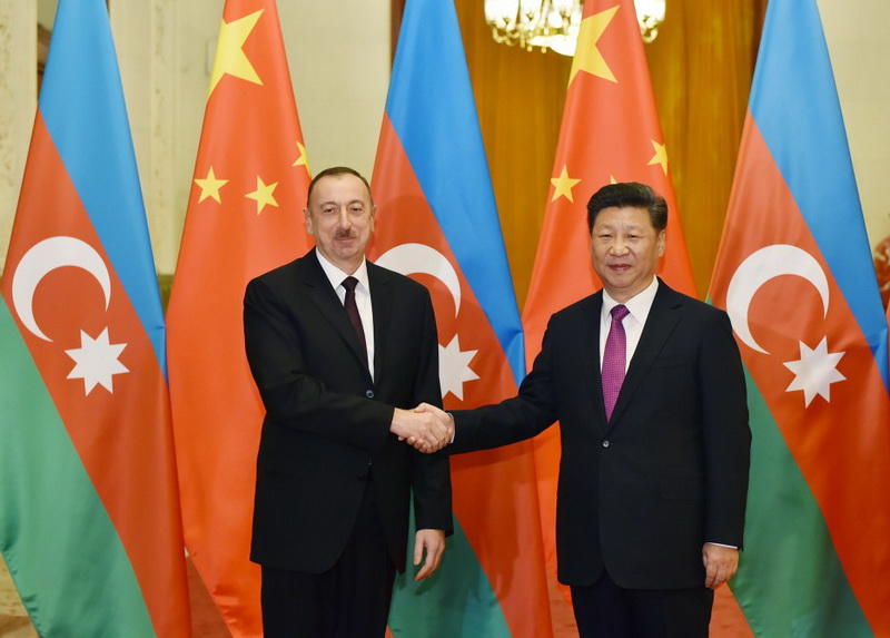 Президенту Ильхаму Алиеву вручен диплом Почетного профессора по истории Университета Ренмин в Китае