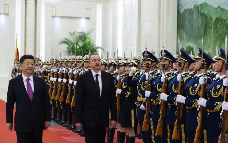 Президенту Ильхаму Алиеву вручен диплом Почетного профессора по истории Университета Ренмин в Китае