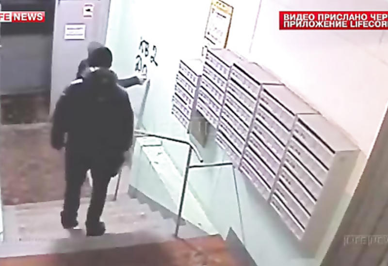 Должника унизили на весь двор