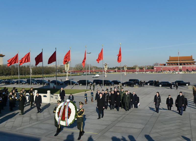 Президенту Ильхаму Алиеву вручен диплом Почетного профессора по истории Университета Ренмин в Китае