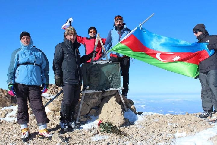 “Heydər zirvəsi”ndə Ulu Öndər Heydər Əliyevin xatirəsi yad edilib