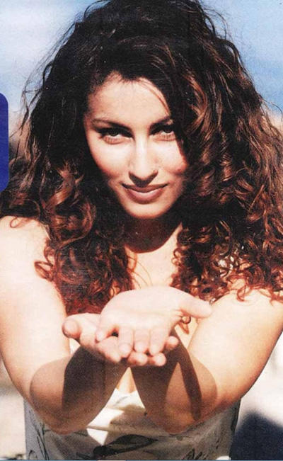 Tarkan bu qızla evlənir