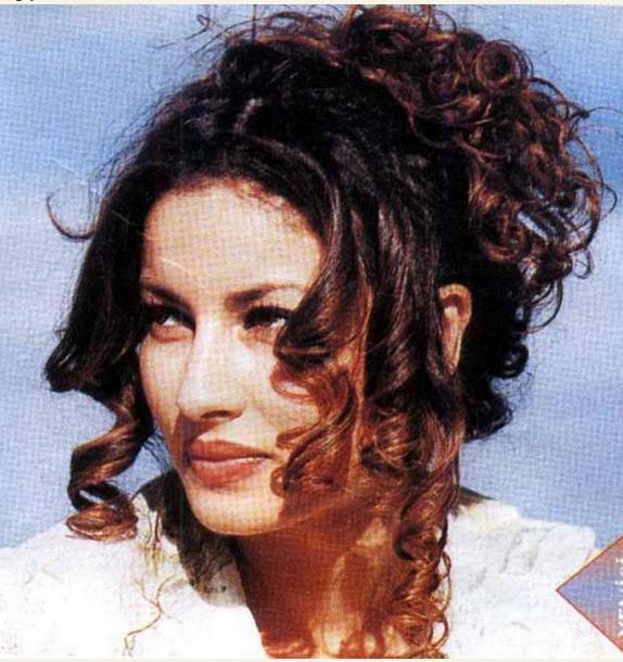 Tarkan bu qızla evlənir