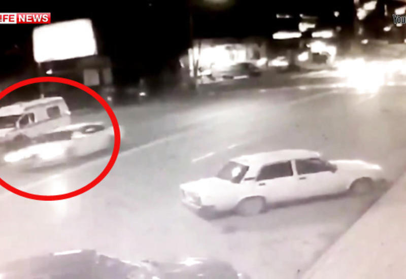 Легковушка протаранила машину скорой помощи