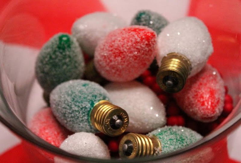 Новогодние украшения из лампочек - попробуйте и вы