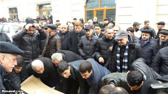 Elton Quliyev torpağa tapşırıldı