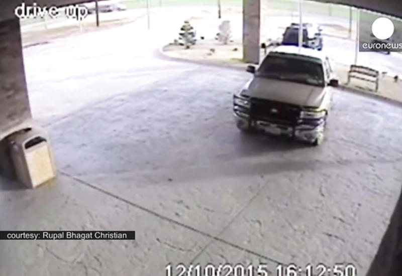 Это надо видеть: постоялец гостиницы въехал в холл