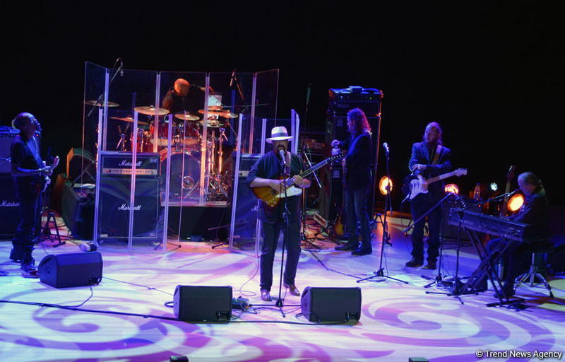 Heydər Əliyev Mərkəzində Stiven Siqalın konserti olub