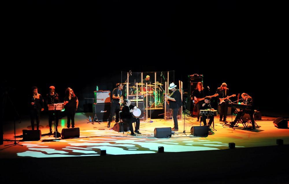 Heydər Əliyev Mərkəzində Stiven Siqalın konserti olub