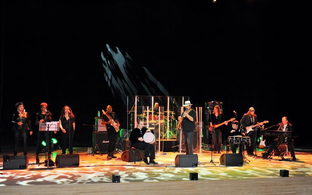 Heydər Əliyev Mərkəzində Stiven Siqalın konserti olub