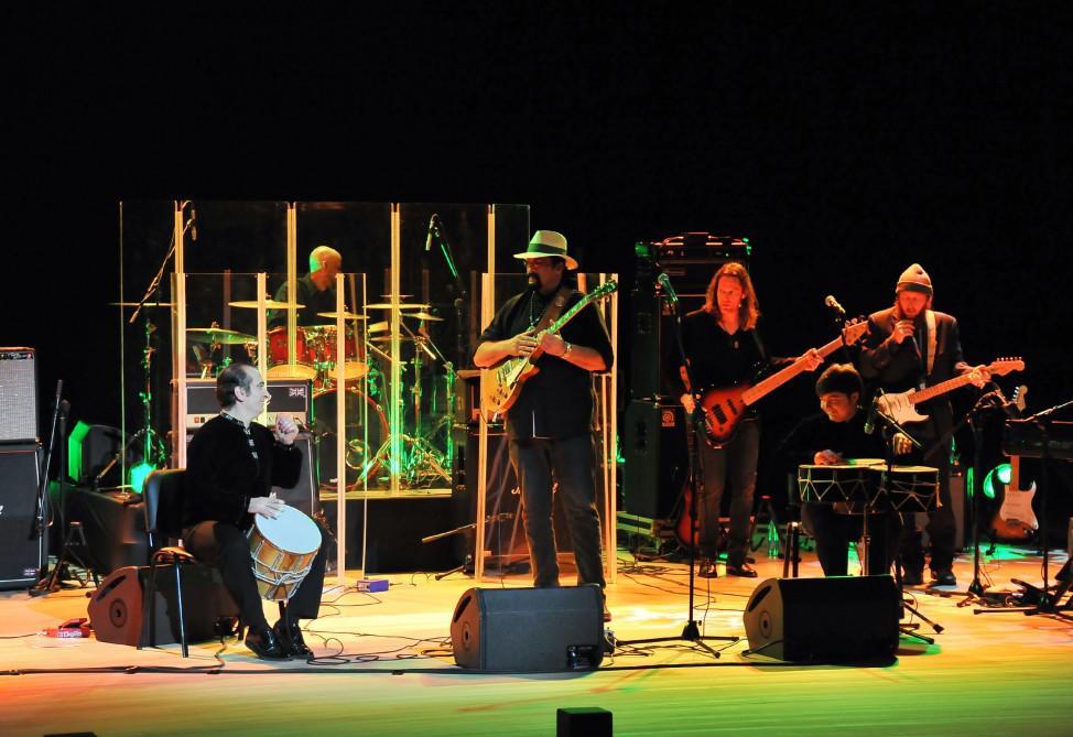 Heydər Əliyev Mərkəzində Stiven Siqalın konserti olub