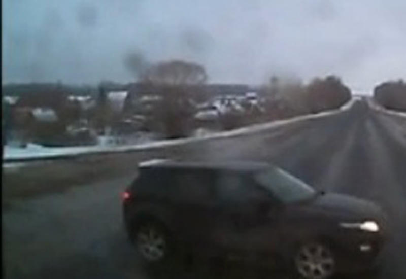 Жуткое ДТП: КамАЗ переехал внедорожник