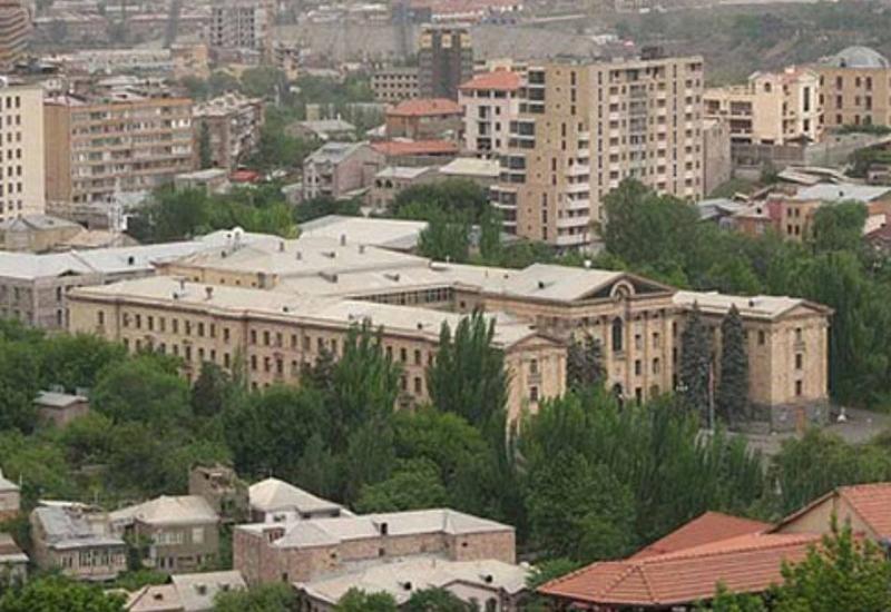 "Ermənistan sürətlə boşalır"