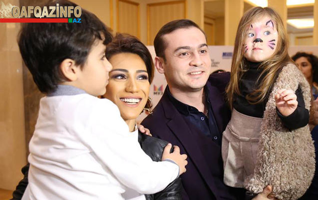 Müğənnilər övladları ilə bayram tədbirində