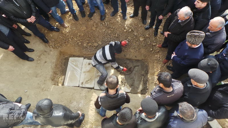 В Баку похоронили нефтяника с "Гюнешли"