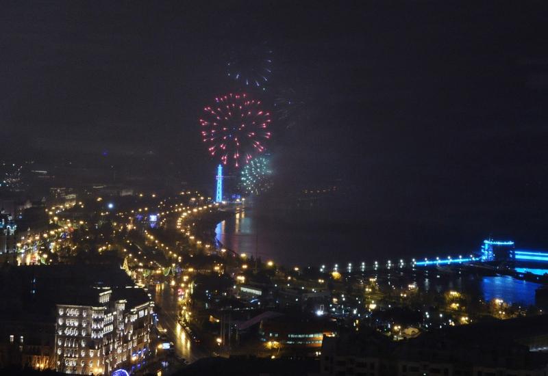 Баку встретил 2016 год грандиозным фейерверком