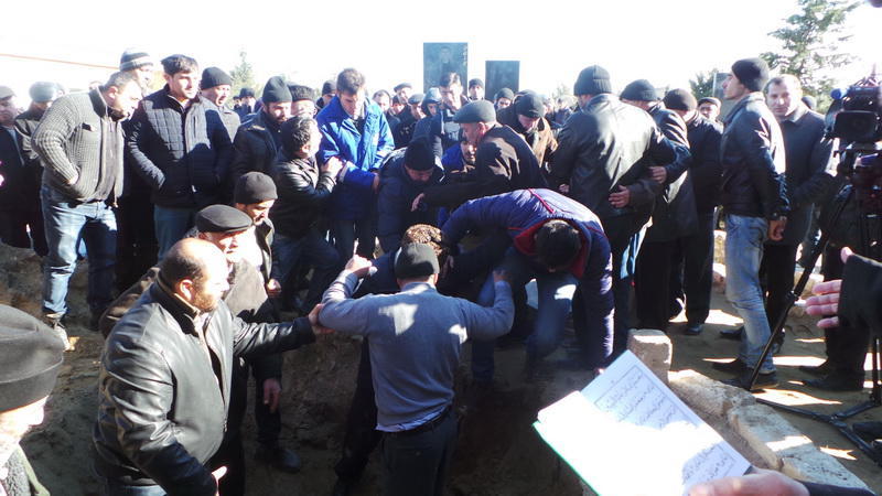 Türkmənistanda tapılan neftçilərimiz dəfn olunublar