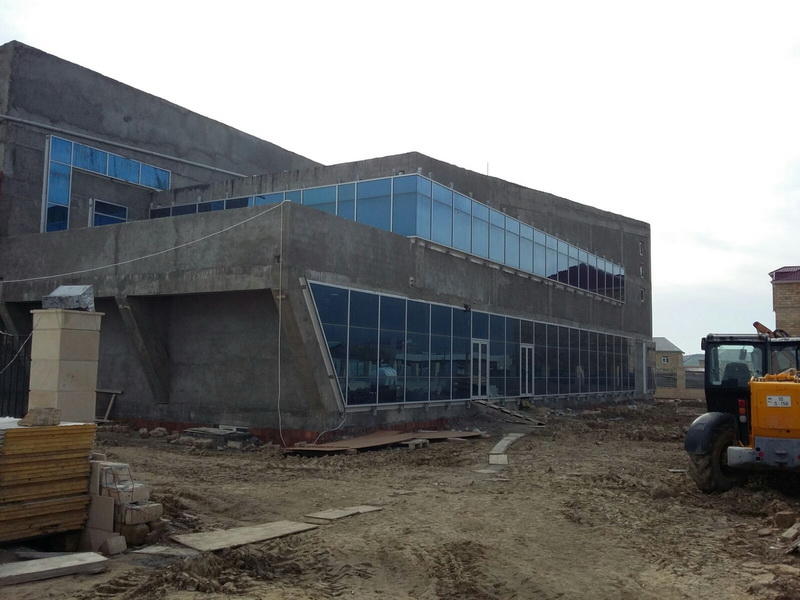 В бакинском поселке строят спортобъект