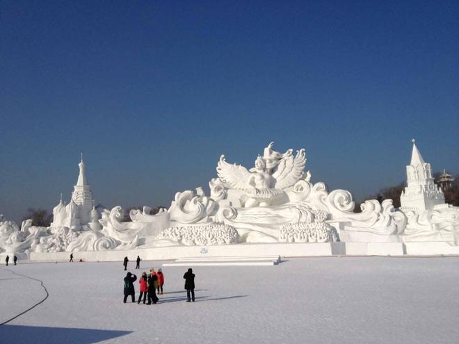 В Китае воздвигли самый высокий снежный замок