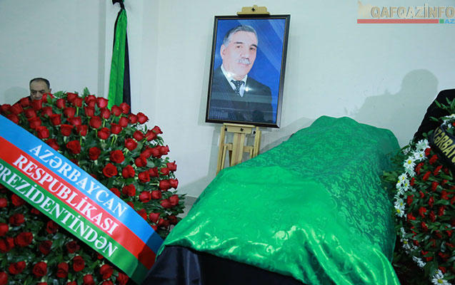Zəlimxan Yaqub dəfn edildi