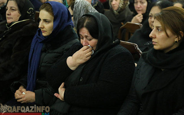 Zəlimxan Yaqub dəfn edildi