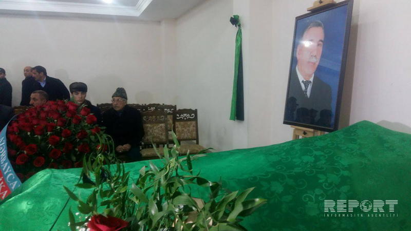 Zəlimxan Yaqub dəfn edildi